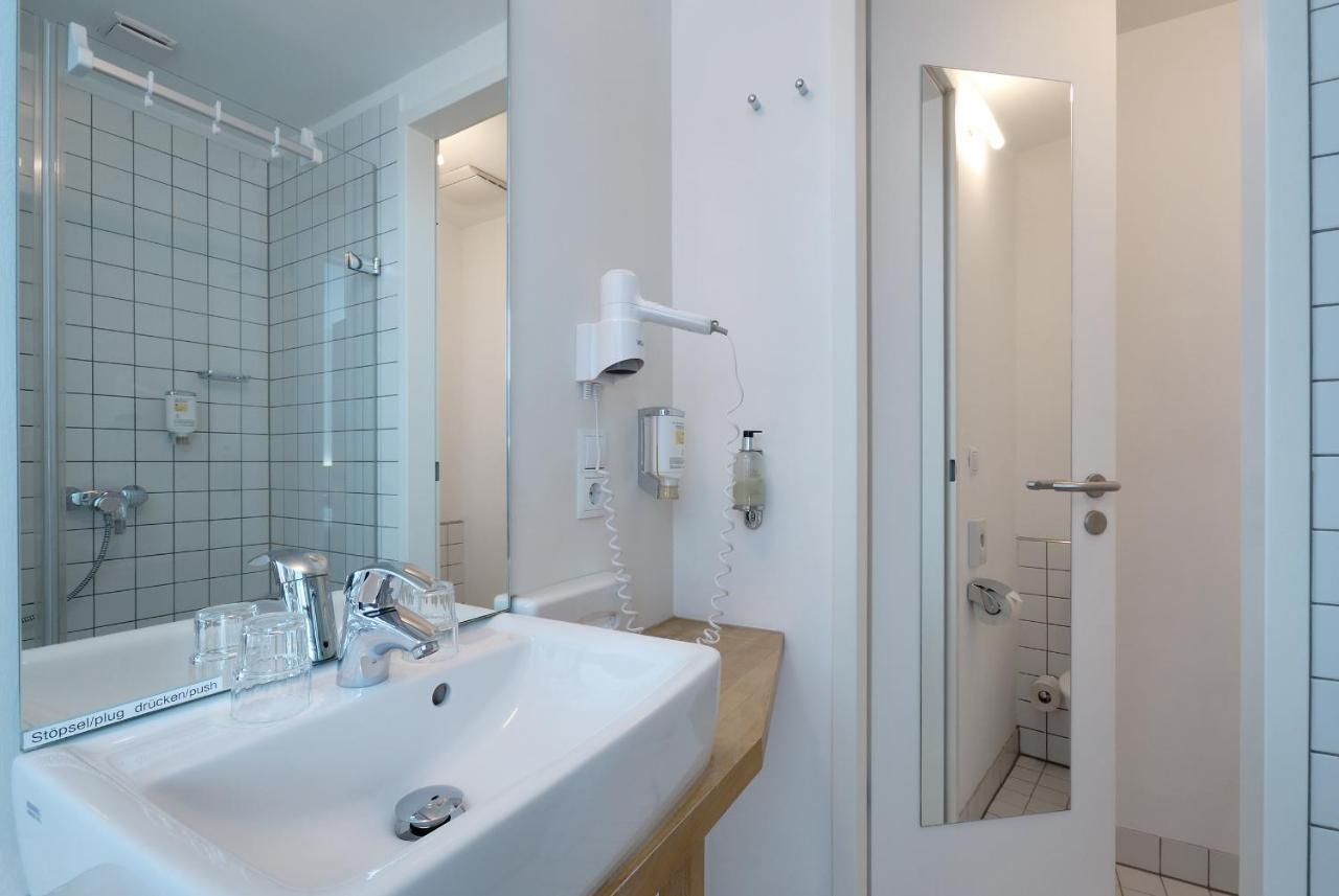 B&B Hotel Berlin-Mitte Bagian luar foto