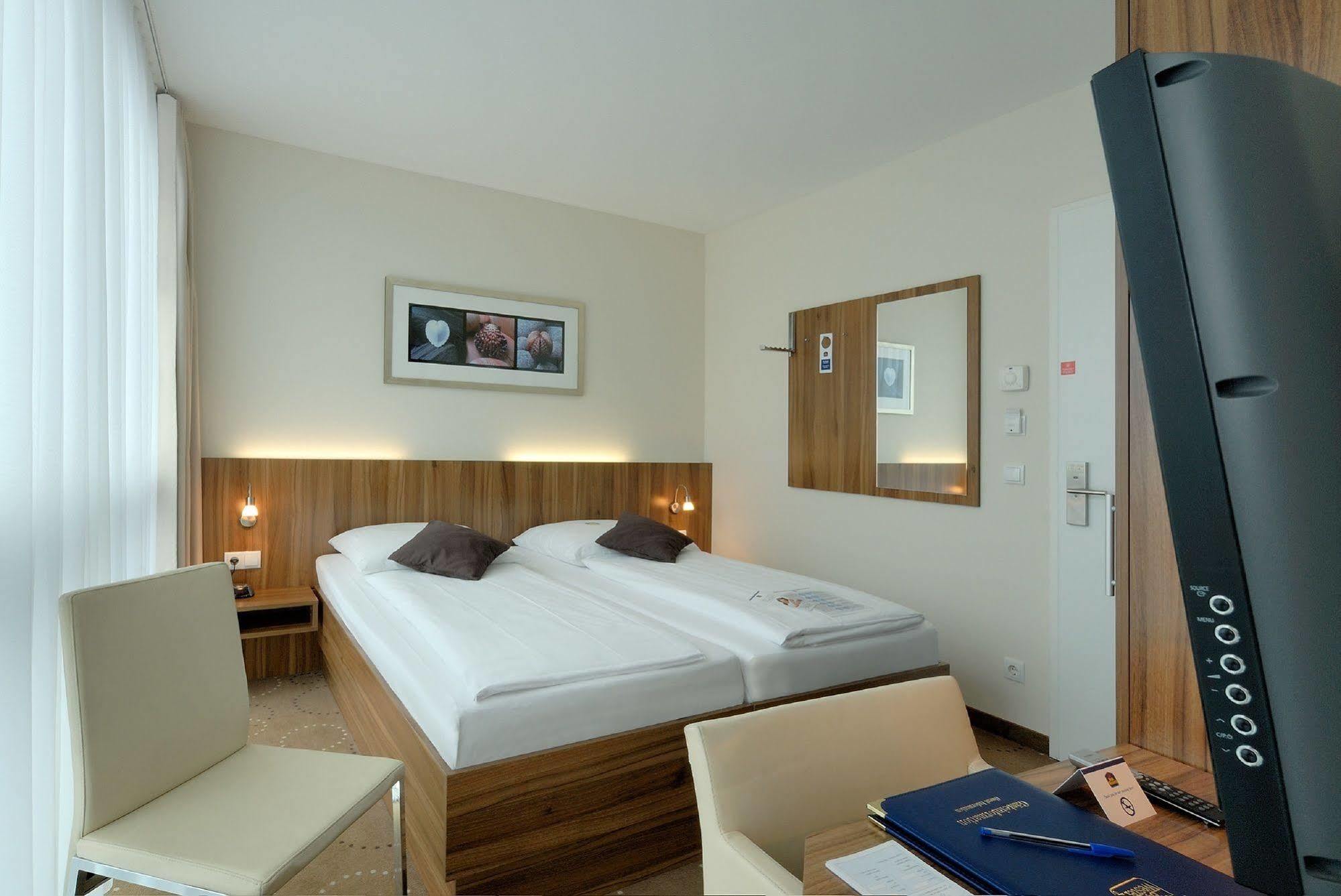 B&B Hotel Berlin-Mitte Bagian luar foto